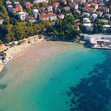 4 In 4* スプリト