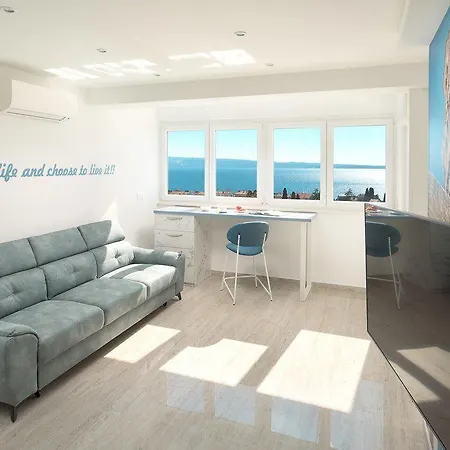 Hotel 4 In