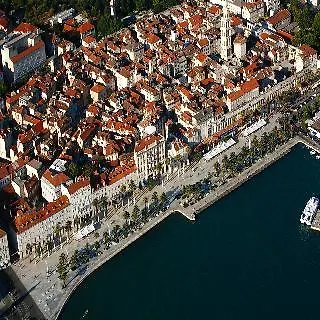 For In Otel Split