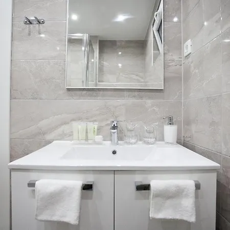 For In Otel Split